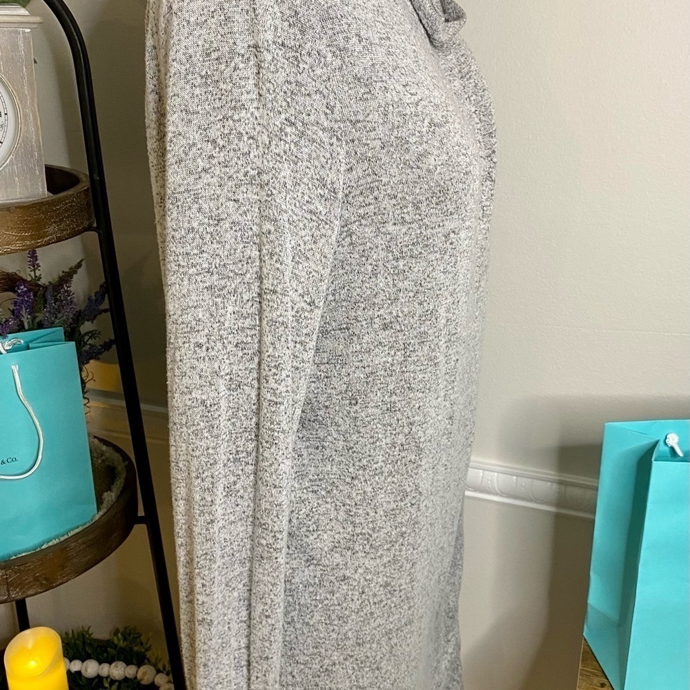 🌸Q32 - Anybody Shawl Cardigan🩶 - Picture 3 of 5